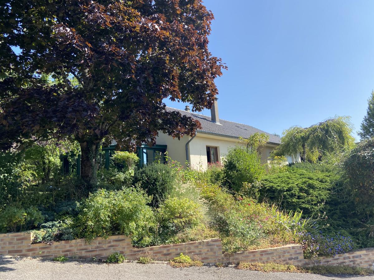 Sur les hauteurs de LUDRES